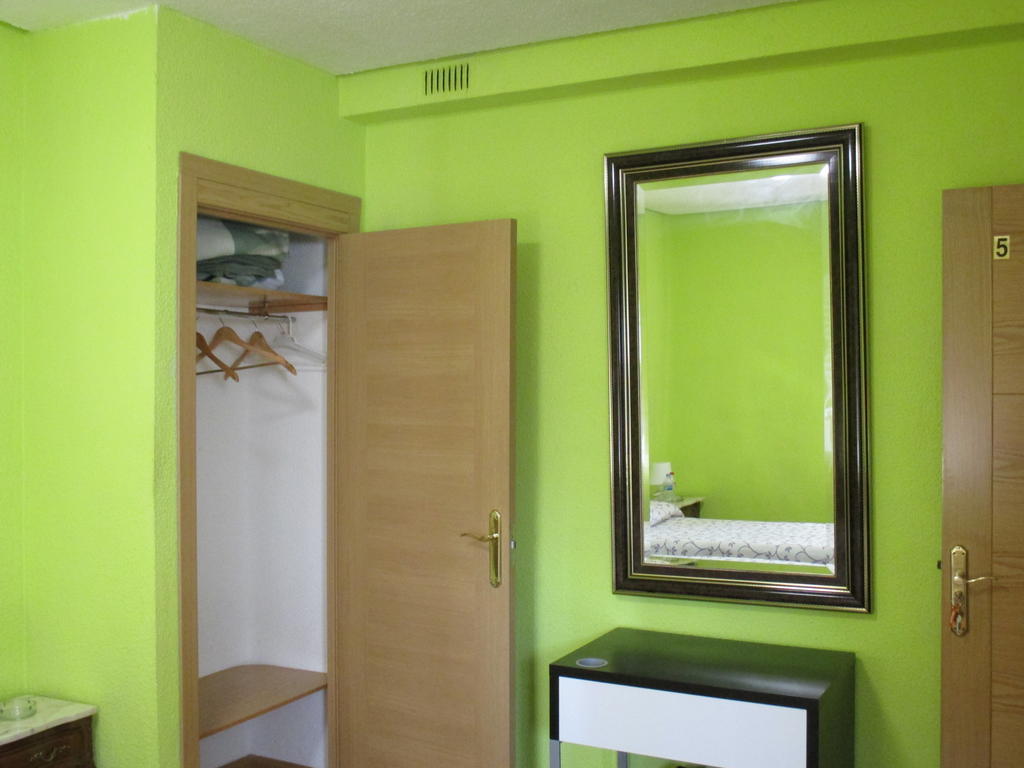 Hostal Pradillo Mostoles Exterior photo