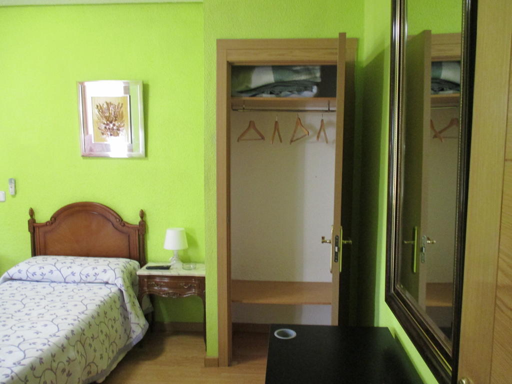Hostal Pradillo Mostoles Exterior photo